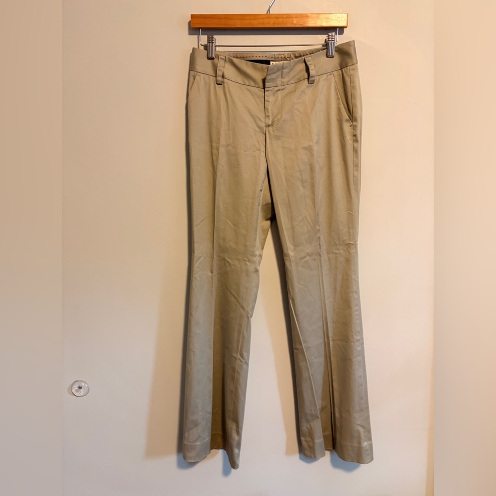 Alice + Olivia To Work! Khaki Chinos Pants Size 4 Tan Cream